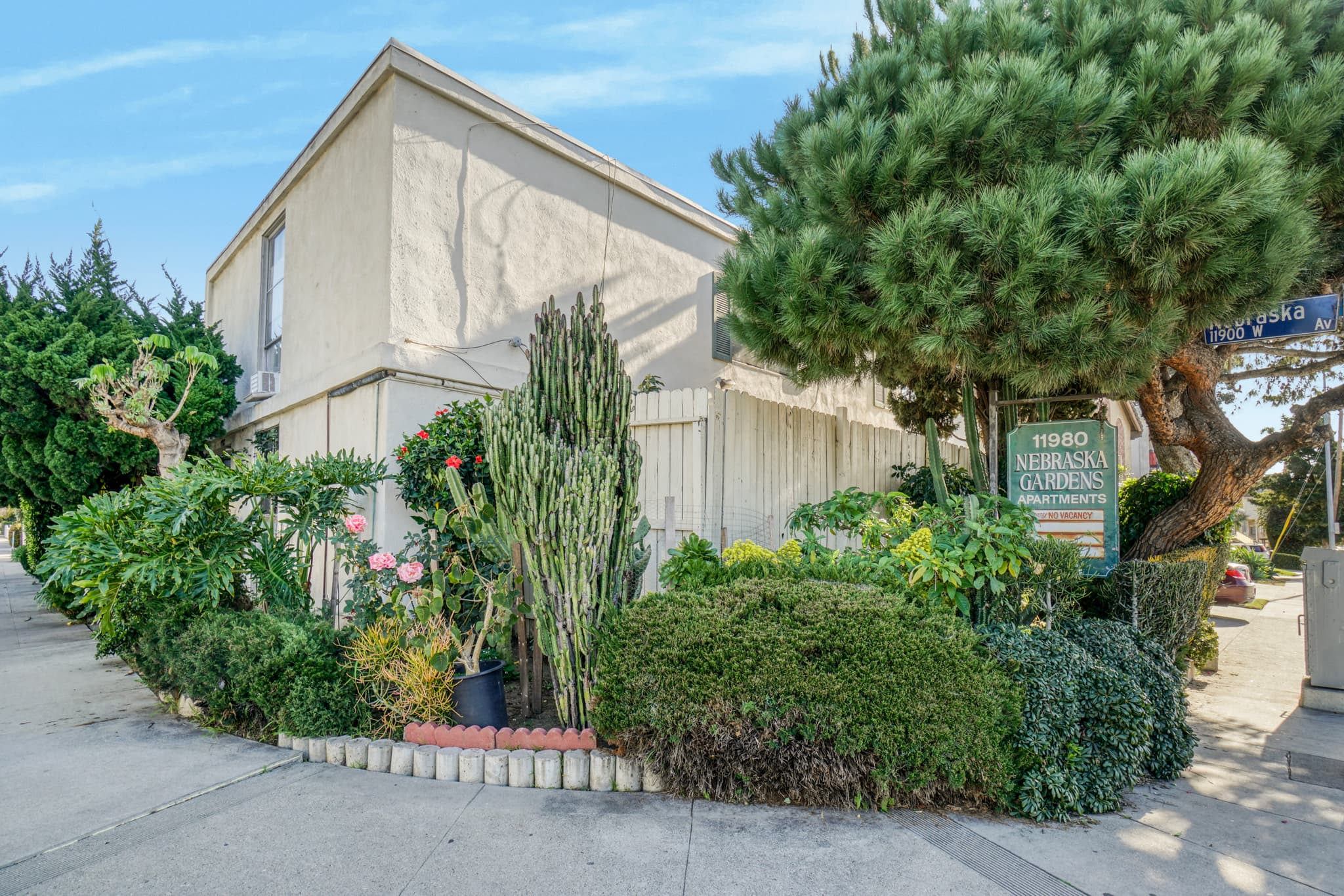 11980 Nebraska Ave (1800 S. Bundy Dr)