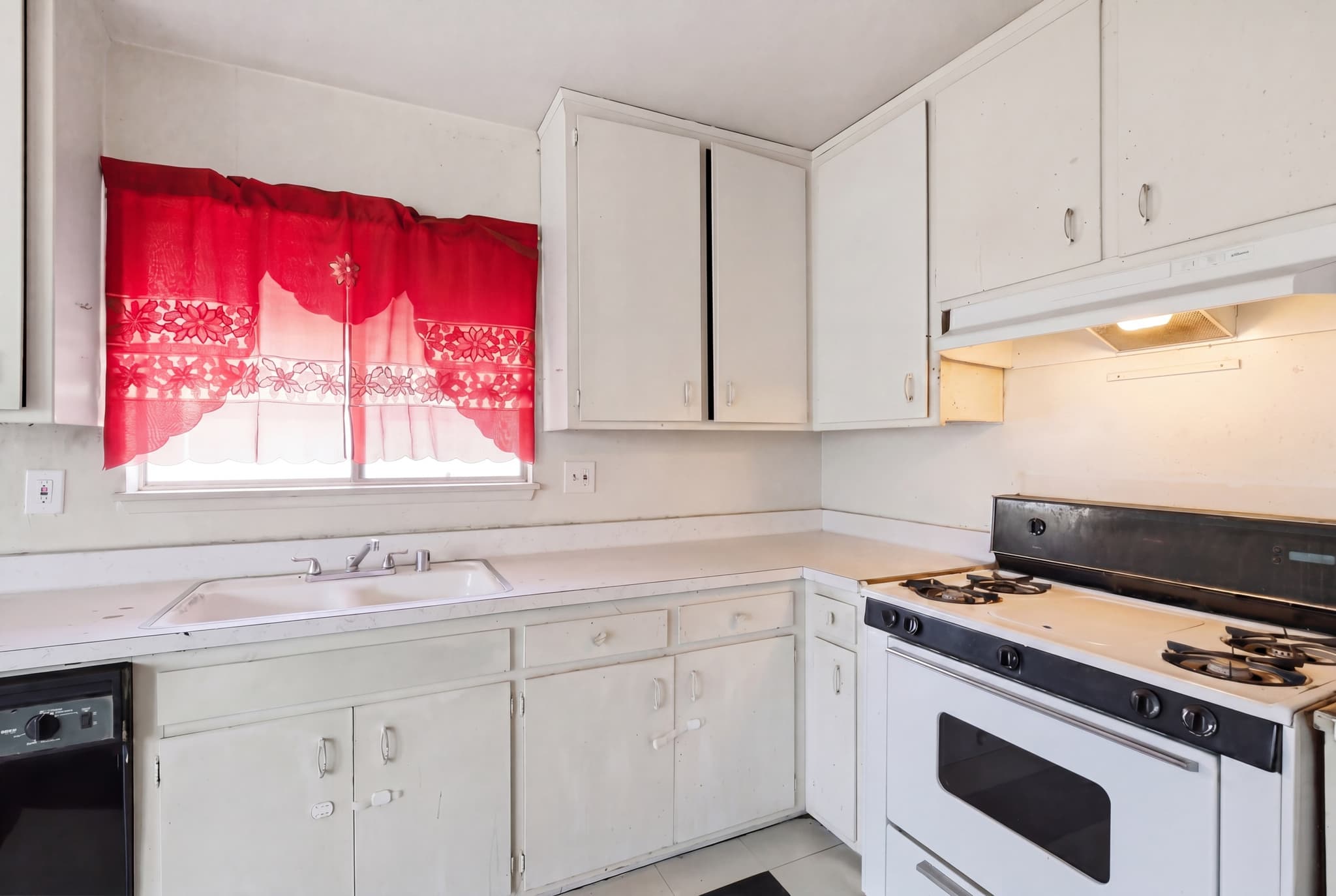 18611 Clark Street - Image 14