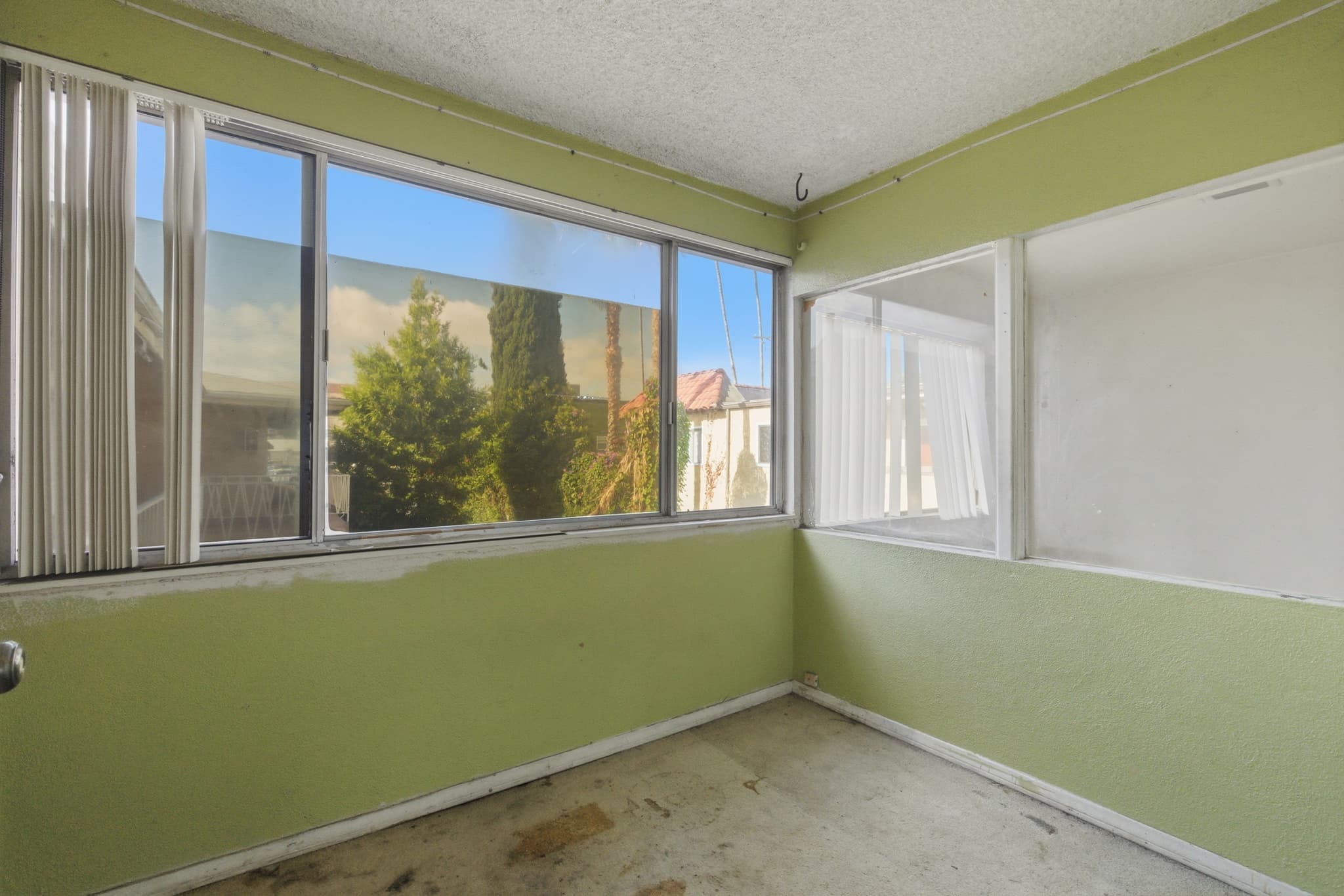 18611 Clark Street - Image 18