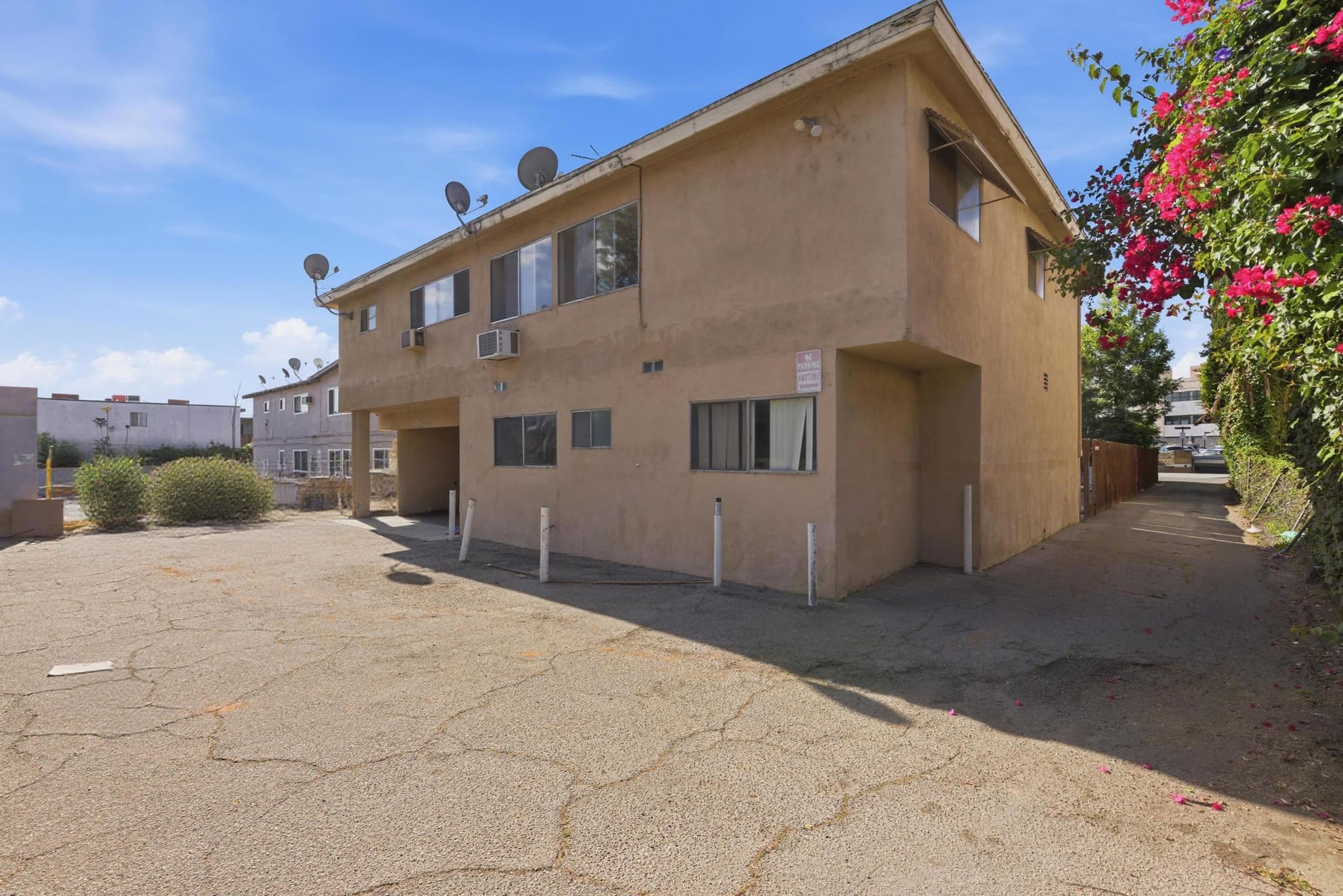 18611 Clark Street - Image 26