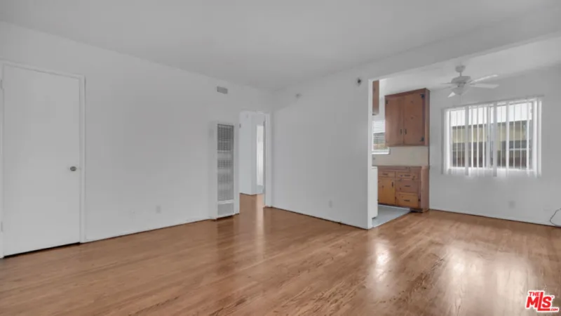 4919 Coldwater Canyon Ave - Image 3